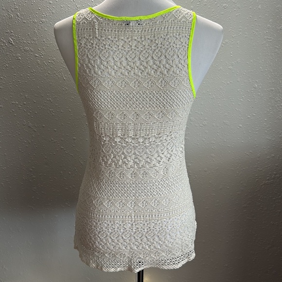 Express Tank Top - Picture 3 of 5